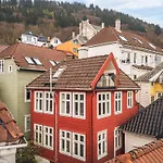 Dinbnb Homes I 200m To Bryggen I Make Memories With Friends And Family! * Bergen