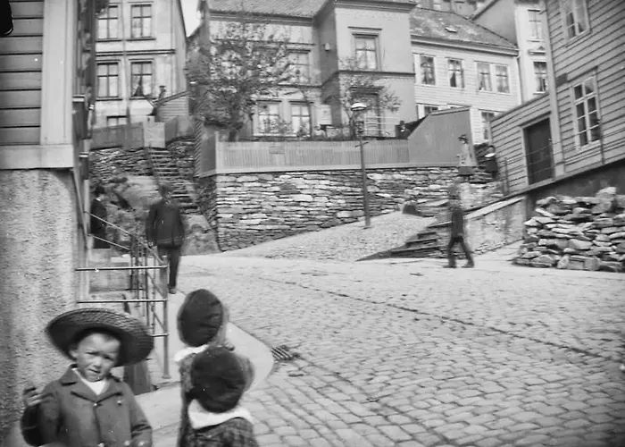 Dinbnb Homes I 200m To Bryggen I Make Memories With Friends And Family! Bergen